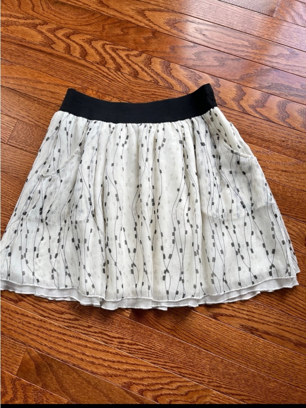 NWOT Club Monaco mini silk layered skirt